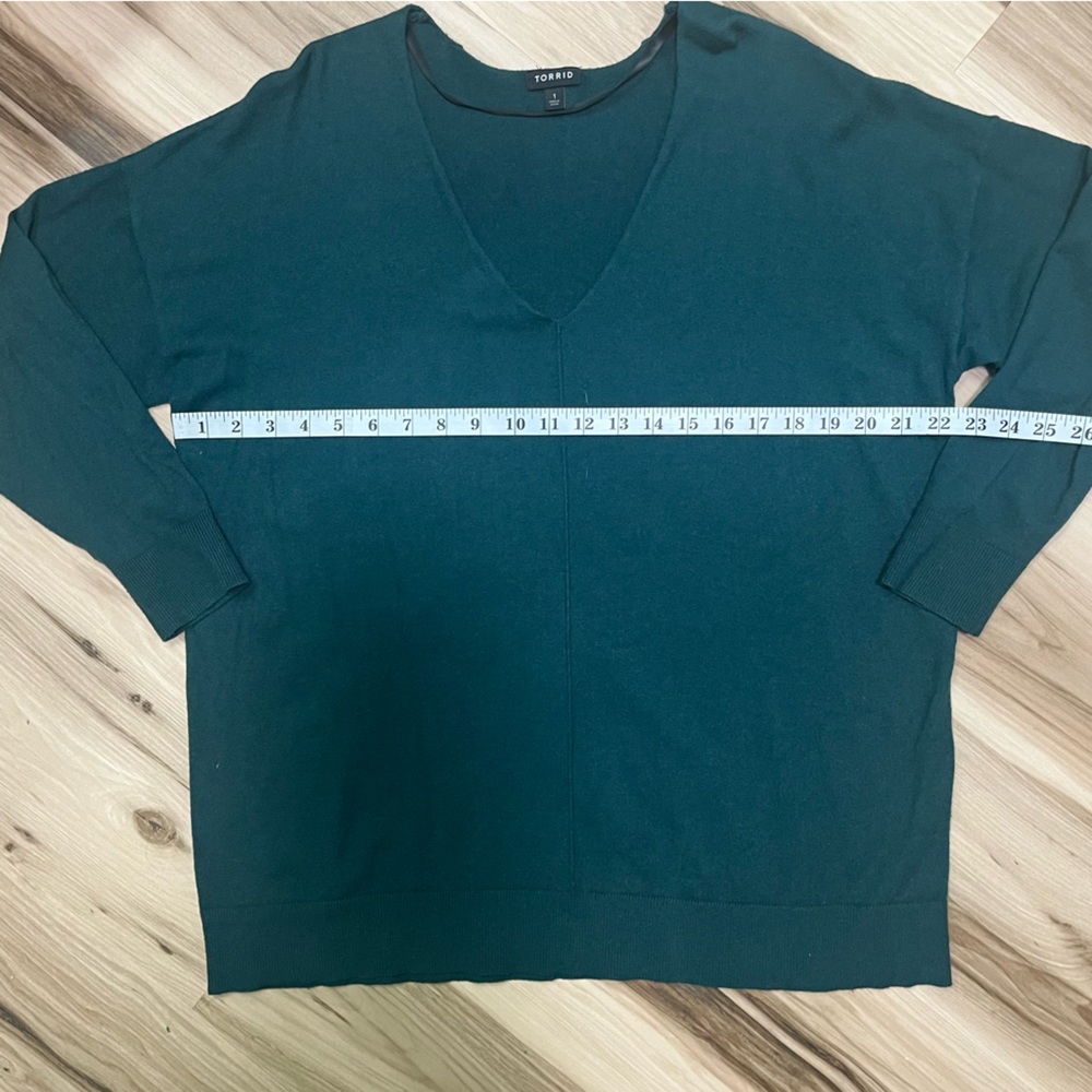 Torrid Pullover Drop Shoulder Emerald Green Sweater Size 1 - Picture 6 of 8